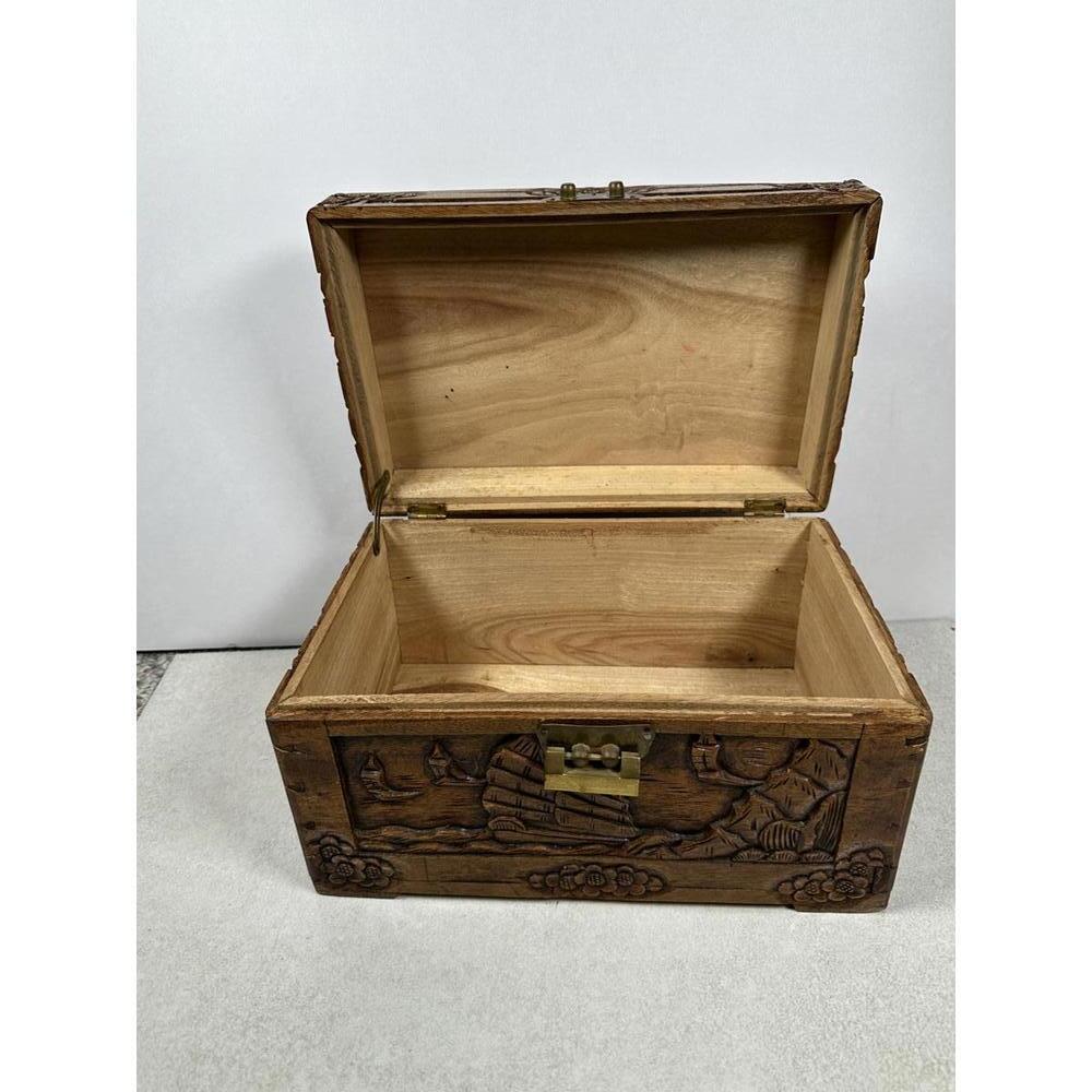 VTG Chinese Handcarved Wooden Trinket Jewelry Box Brass Pin Latch Scenic Decor - Picture 4 of 7